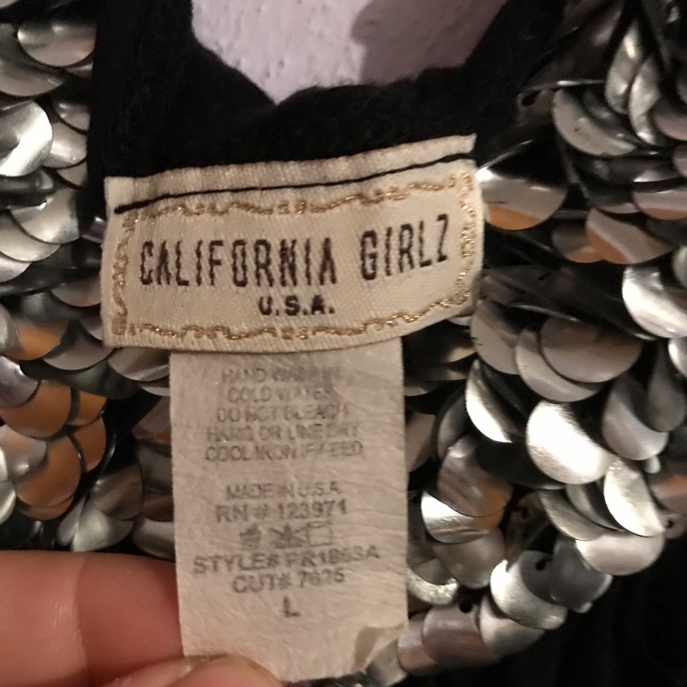 Tank with sequins on neckline. Size L - Picture 2 of 4